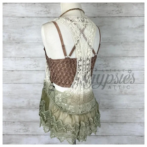 POL Antique Ivory Ombre Lace Layering Top - Picture 6 of 16